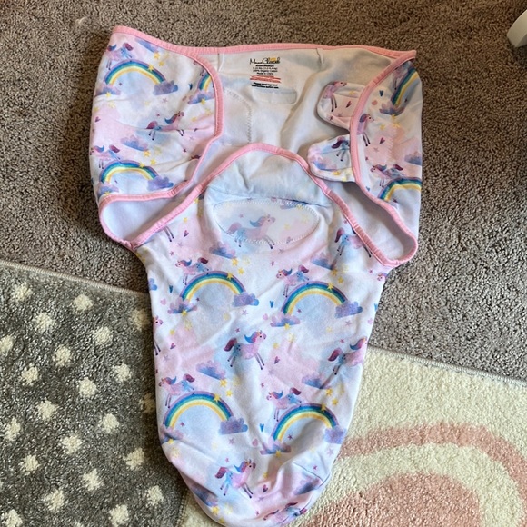 Mama Cheetah Velcro Swaddle. •lightly used •great condition - Picture 1 of 6